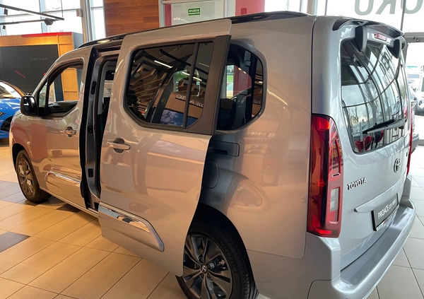 Toyota Proace City Verso cena 137747 przebieg: 7, rok produkcji 2024 z Wyśmierzyce małe 191